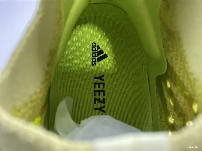 380 HYLTE GLOW ADIDAS FZ4990 YEEZY BOOST 0526